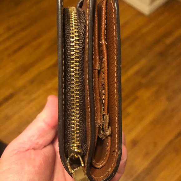 🎉💯 AUTHENTIC LOUIS VUITTON MONOGRAM COMPACT ZIP WALLET! 💯🎊 - Picture 7 of 16